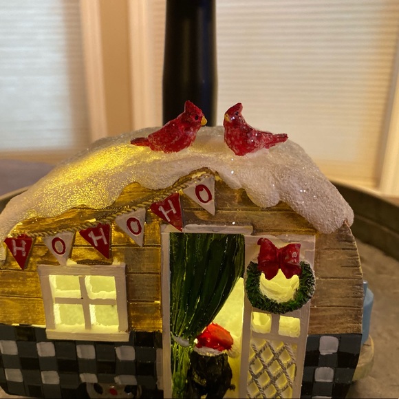 Lighted Snowy Christmas Camper With Cardinals & A Black Lab Resin Decor - Picture 13 of 16